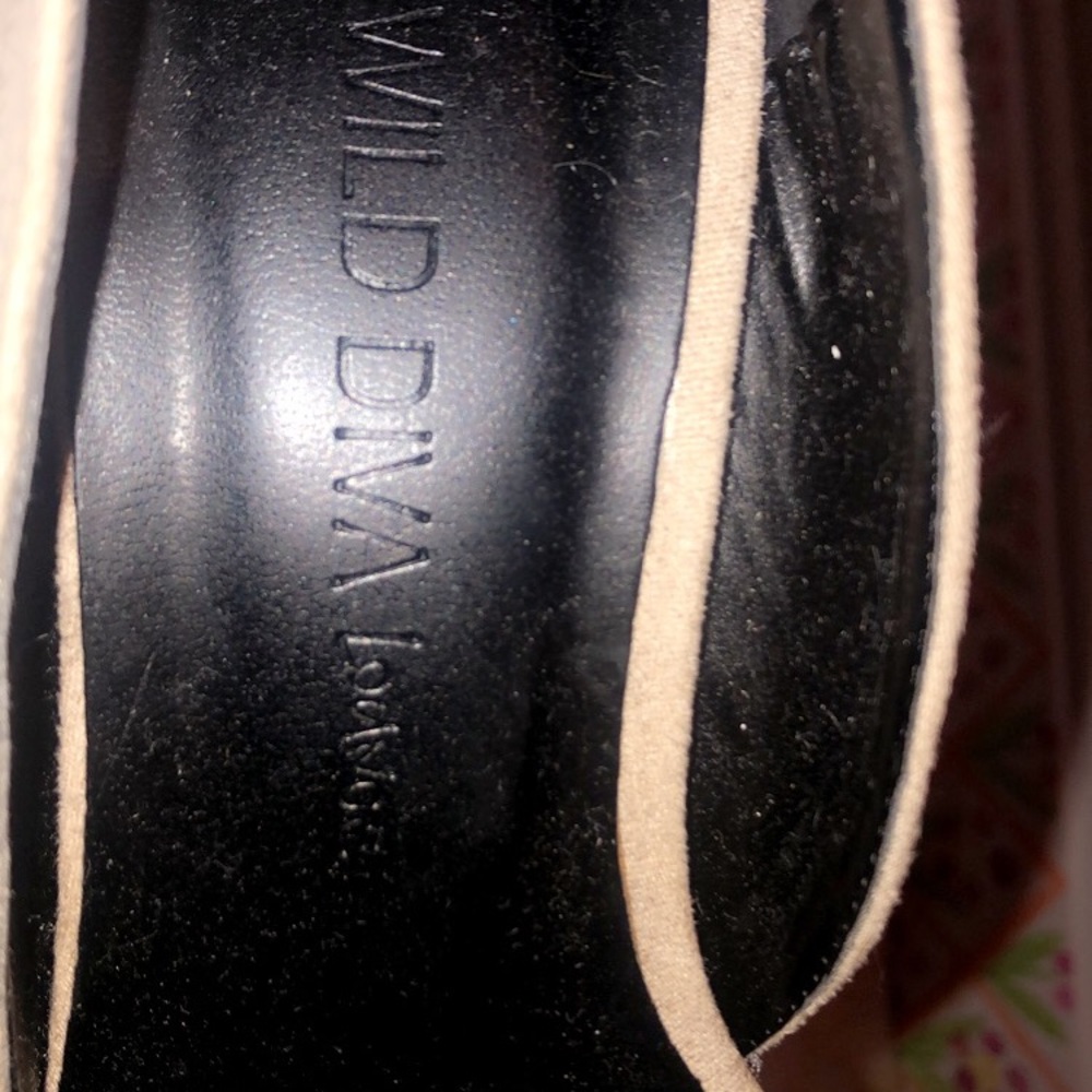 Heels - Picture 6 of 6